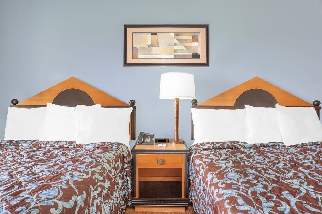 Belmont Inn Sudbury Ngoại thất bức ảnh