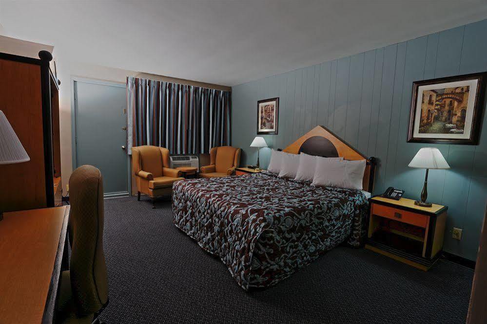 Belmont Inn Sudbury Ngoại thất bức ảnh